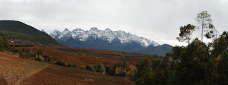 Montagne de Haba vue depuis un village Yi-Nuosu